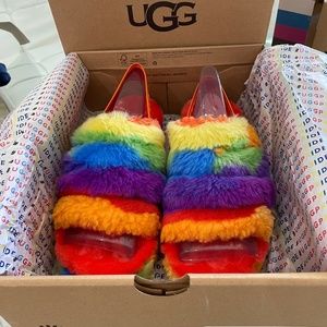 UGG W FLUFF YEAH SLIDE CALI COLLAGE